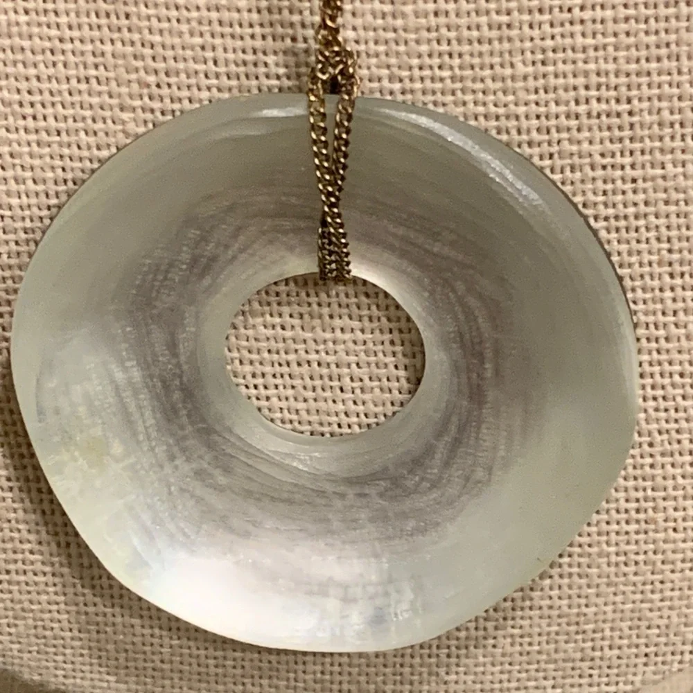 ALEXIS BITTAR Pendant Silver/White Carved Lucite Circle Gold Tone Chain Vintage - Picture 2 of 7